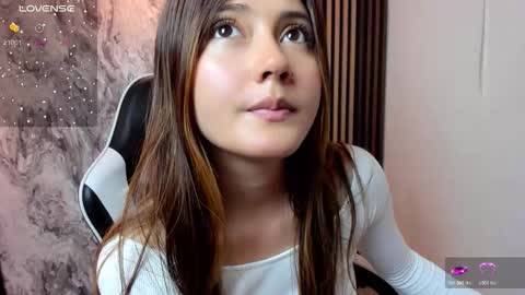 Snapshot of amy_innocent_ chatting on 11/23/25, 07:35 Amy online show from 11/23/25, 07:35