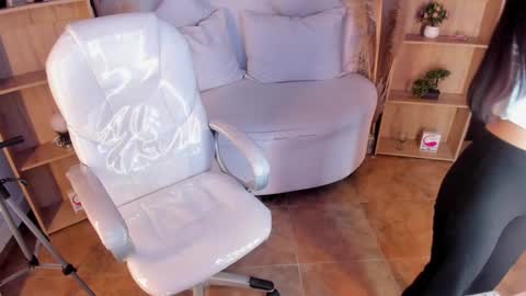 Snapshot of amy_kiitty chatting on 12/04/24, 08:18 online show from 12/04/24, 08:18