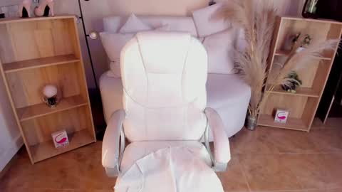 Snapshot of amy_kiitty chatting on 12/27/24, 01:22 online show from 12/27/24, 01:22