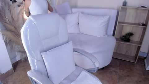 Snapshot of amy_kiitty chatting on 03/04/25, 08:27 online show from 03/04/25, 08:27