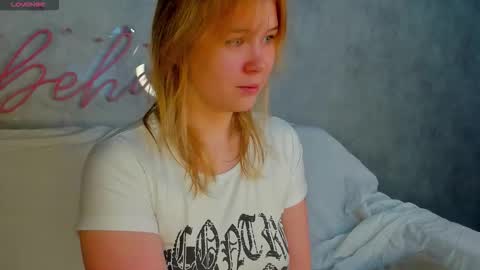 Snapshot of amy_kimberlly chatting on 09/18/25, 12:01 Amy online show from 09/18/25, 12:01