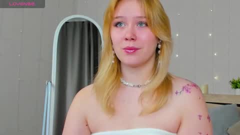 Snapshot of amy_kimberlly chatting on 09/29/25, 05:23 Amy online show from 09/29/25, 05:23