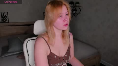 Snapshot of amy_kimberlly chatting on 10/12/25, 11:59 Amy online show from 10/12/25, 11:59