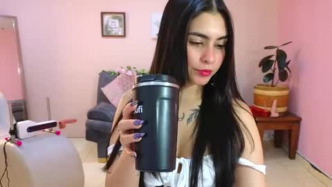 Snapshot of amy_lovelydoll chatting on 10/23/25, 07:56 Amy online show from 10/23/25, 07:56