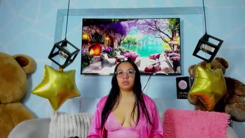Snapshot of amy_noa chatting on 03/08/26, 01:03 Emy Noa online show from 03/08/26, 01:03