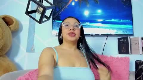 Snapshot of amy_noa chatting on 04/11/26, 01:10 Emy Noa online show from 04/11/26, 01:10
