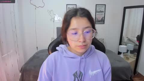 Amy sophia 3 online show from 09/18/25, 11:45