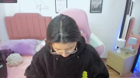 Amy sophia 3 online show from 11/18/25, 12:31