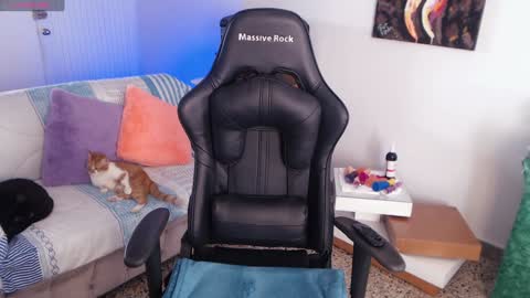 Snapshot of amy_stiward chatting on 12/09/24, 07:07 Mia Cristancho online show from 12/09/24, 07:07