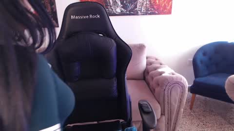 Snapshot of amy_stiward chatting on 02/08/25, 09:36 Mia Cristancho online show from 02/08/25, 09:36