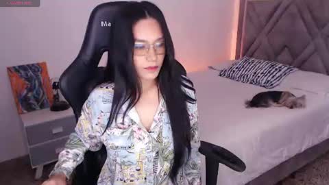 Mia Cristancho online show from 07/12/26, 03:58