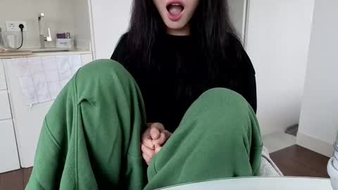 Snapshot of amyalwayshere chatting on 02/01/26, 02:48 girl next door named Amy online show from 02/01/26, 02:48