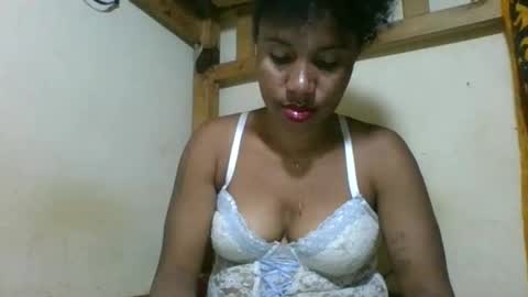 Snapshot of amyatche chatting on 05/27/26, 04:59 Amyatche online show from 05/27/26, 04:59