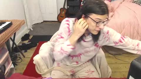 Trashely Gimpson online show from 01/22/25, 10:40