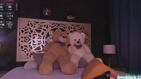 Snapshot of amyblack__ chatting on 07/23/26, 11:35 Amy online show from 07/23/26, 11:35