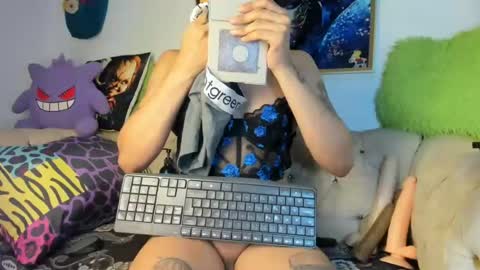 Snapshot of amydelahoz_8 chatting on 07/28/26, 03:57 Amy Kamila online show from 07/28/26, 03:57