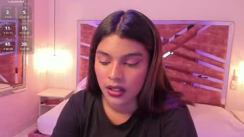 Snapshot of amyevan_ chatting on 10/21/25, 08:53 amyevan_ online show from 10/21/25, 08:53