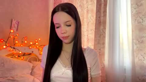 Snapshot of amygrav chatting on 10/27/25, 01:15 Milou online show from 10/27/25, 01:15