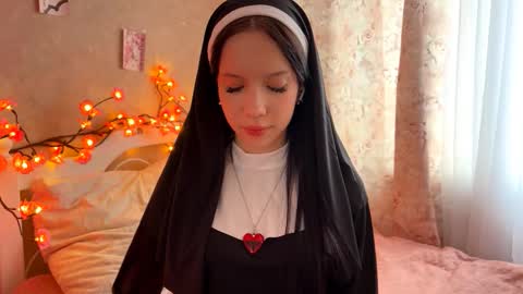 Milou online show from 10/31/25, 09:32