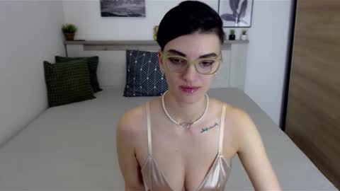 Snapshot of amylexy chatting on 12/07/24, 08:00 Hi there guys  My pleasure in your hands  pvt is open online show from 12/07/24, 08:00