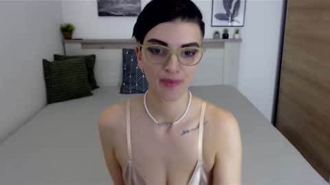 Snapshot of amylexy chatting on 12/08/24, 11:14 Hi there guys  My pleasure in your hands  pvt is open online show from 12/08/24, 11:14