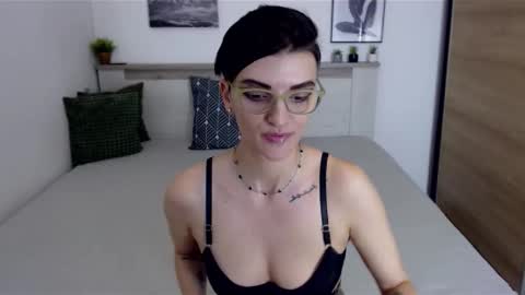 Snapshot of amylexy chatting on 12/12/24, 12:55 Hi there guys  My pleasure in your hands  pvt is open online show from 12/12/24, 12:55