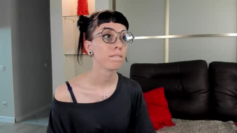 Amy online show from 09/09/25, 05:34