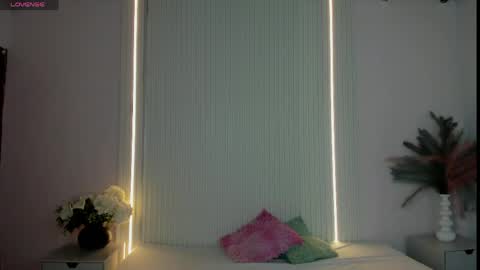 Snapshot of amyprice9 chatting on 06/09/26, 11:44 amyprice9 online show from 06/09/26, 11:44