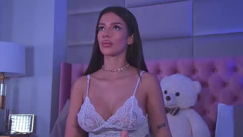 Snapshot of amyra_moon chatting on 10/10/25, 04:00 Amyra online show from 10/10/25, 04:00