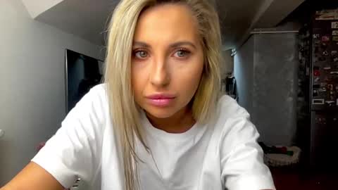 amyroberta92 online show from 12/15/25, 07:45