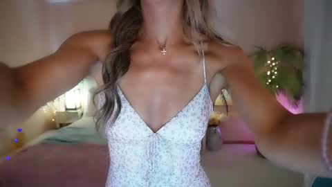 Snapshot of amyvalentine chatting on 07/15/26, 06:18 AmyValentine online show from 07/15/26, 06:18