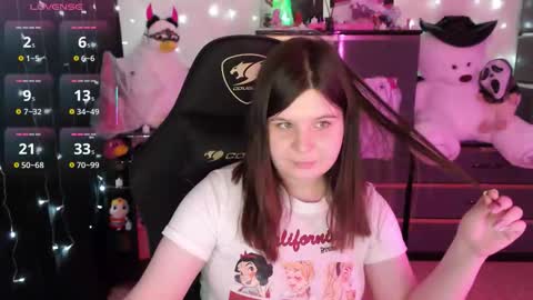 Snapshot of amyvibes chatting on 10/25/25, 09:09 amyvibes online show from 10/25/25, 09:09