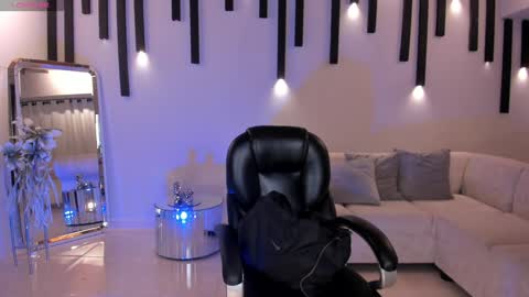 AMY WALKER online show from 12/28/24, 10:14