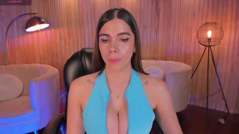 AMY WALKER online show from 01/03/25, 01:25
