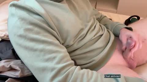 an0nym0us_usr online show from 10/21/25, 04:08