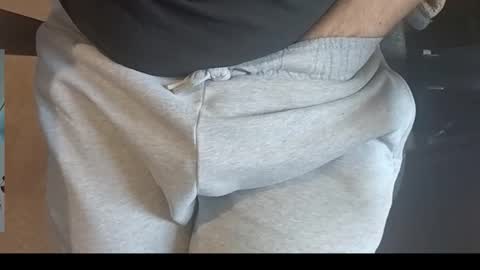 Snapshot of an4y8ot chatting on 10/01/25, 01:50 A online show from 10/01/25, 01:50