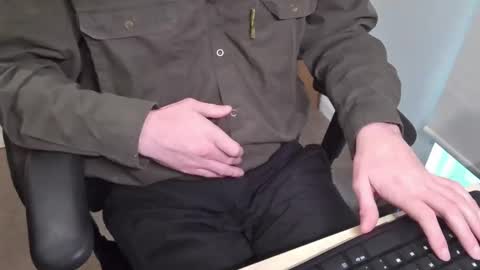 Snapshot of an4y8ot chatting on 11/24/25, 08:47 A online show from 11/24/25, 08:47