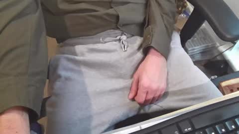 Snapshot of an4y8ot chatting on 11/27/25, 09:00 A online show from 11/27/25, 09:00