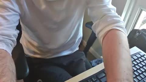 Snapshot of an4y8ot chatting on 03/06/26, 09:06 A online show from 03/06/26, 09:06
