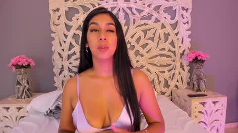 Ana Gonzalez online show from 04/30/26, 09:19
