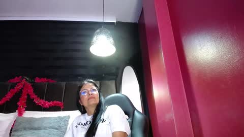 Snapshot of ana_mature_ chatting on 02/05/25, 01:04 Ana online show from 02/05/25, 01:04