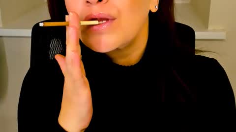 Ana online show from 10/06/25, 03:31