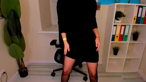 Ana online show from 10/18/25, 03:24