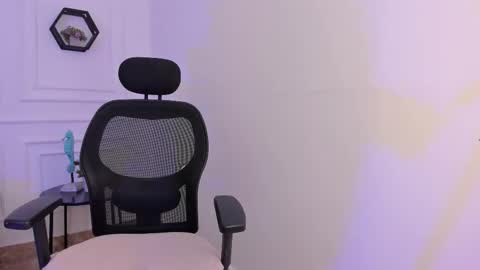 Ana online show from 11/15/25, 09:21