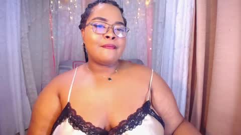 Snapshot of ana_off_alana chatting on 09/18/25, 10:34 Ana online show from 09/18/25, 10:34