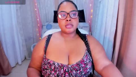 Snapshot of ana_off_alana chatting on 10/18/25, 10:43 Ana online show from 10/18/25, 10:43