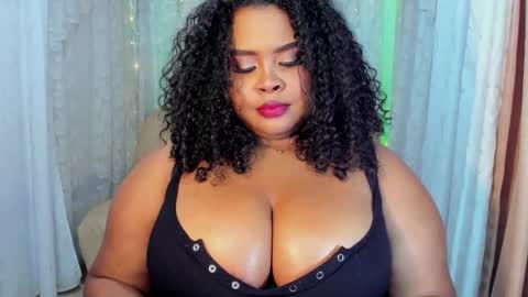 Snapshot of ana_off_alana chatting on 10/31/25, 09:38 Ana online show from 10/31/25, 09:38