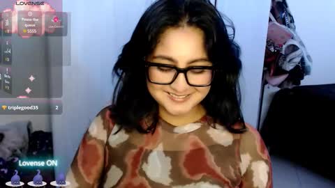 Snapshot of ana_ricciardi chatting on 09/30/25, 03:33 Ana Ricciardi online show from 09/30/25, 03:33