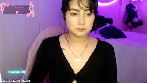 Snapshot of ana_ricciardi chatting on 10/12/25, 08:19 Ana Ricciardi online show from 10/12/25, 08:19