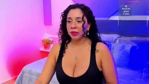 Snapshot of ana_sweet8 chatting on 11/12/25, 10:15 Ana My schedule 0400 - 1600 GMT -5 online show from 11/12/25, 10:15